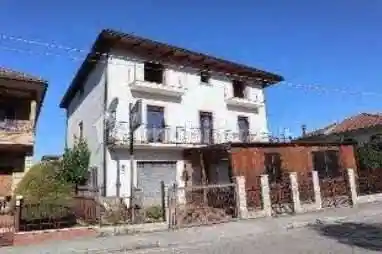 Casa indipendente in vendita a Vairano Patenora