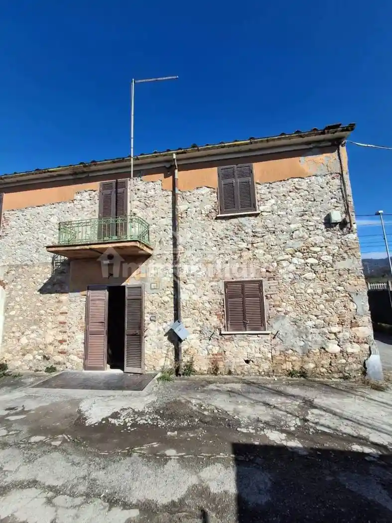 Casa indipendente in vendita a Carrara