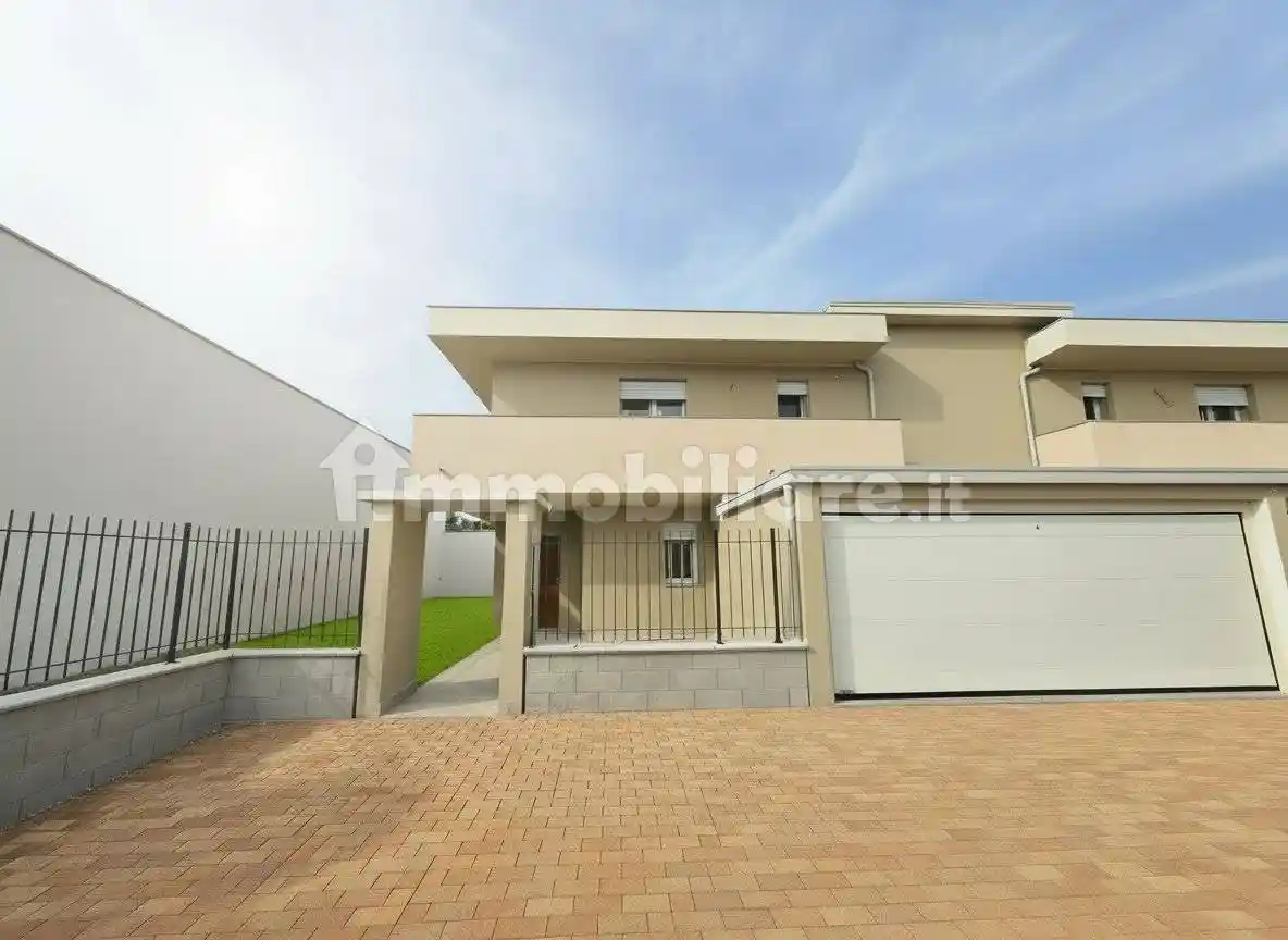 Villa in vendita a San Giorgio Su Legnano