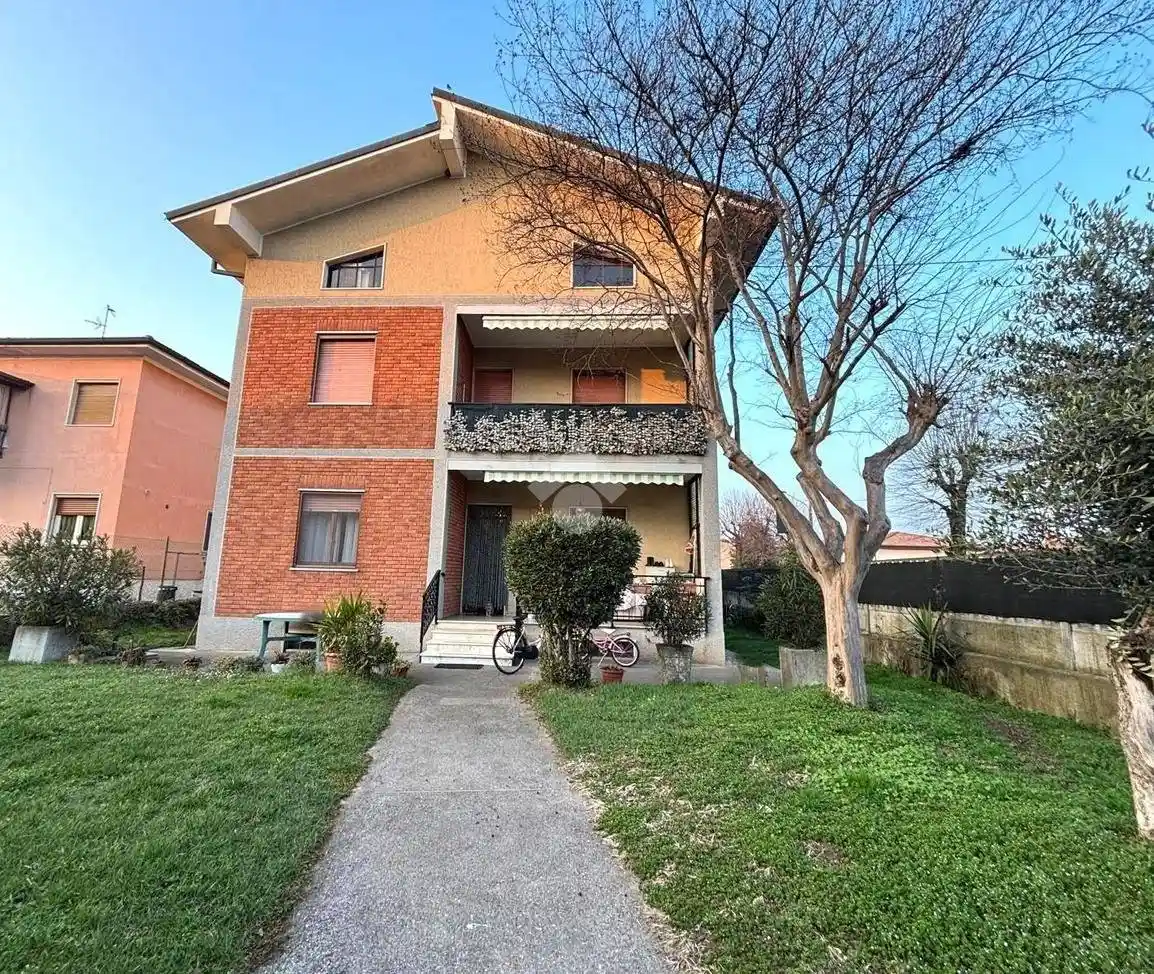 Villa in vendita a Castelcovati