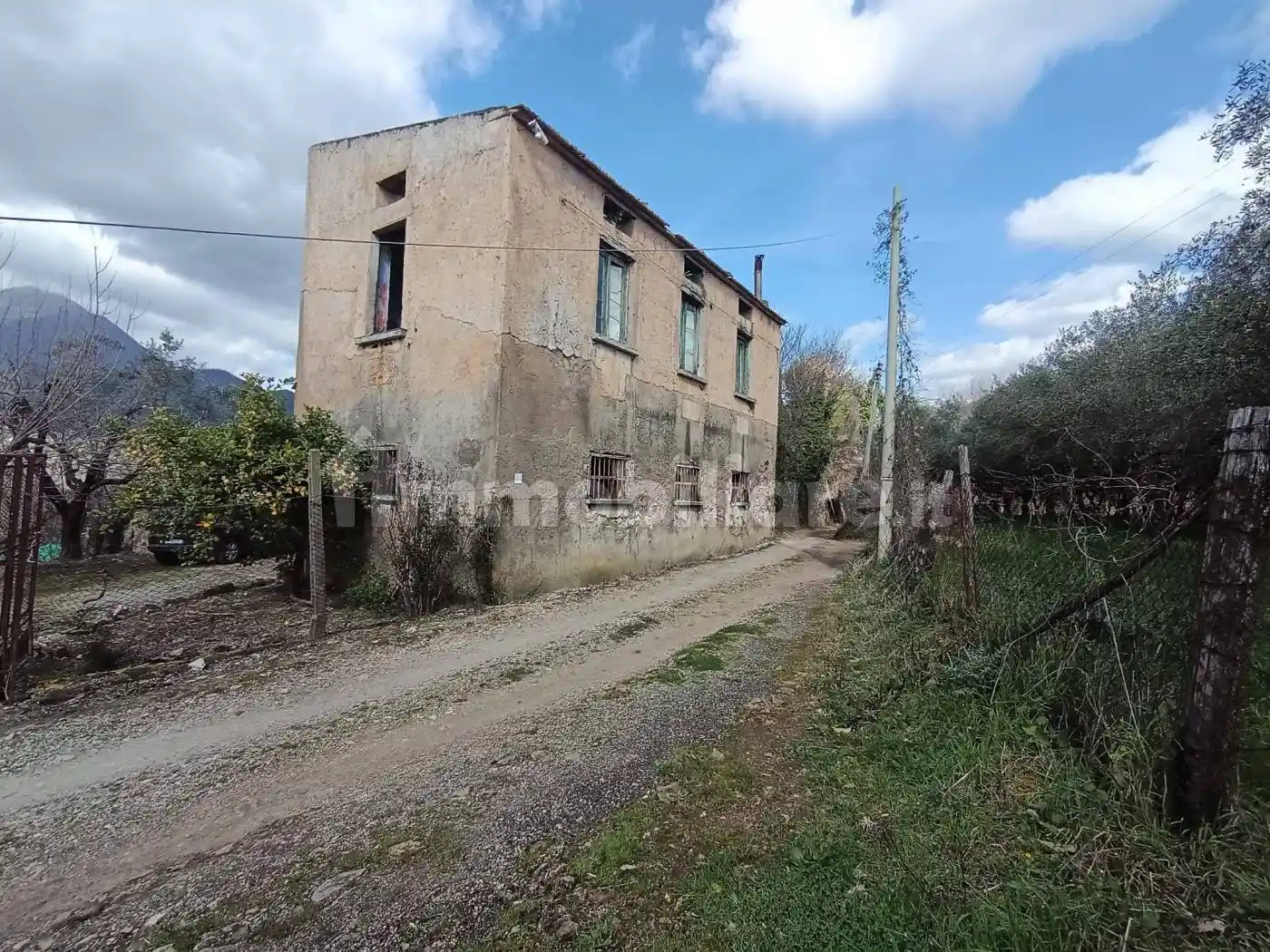 Rustico - Casale in vendita a Salerno