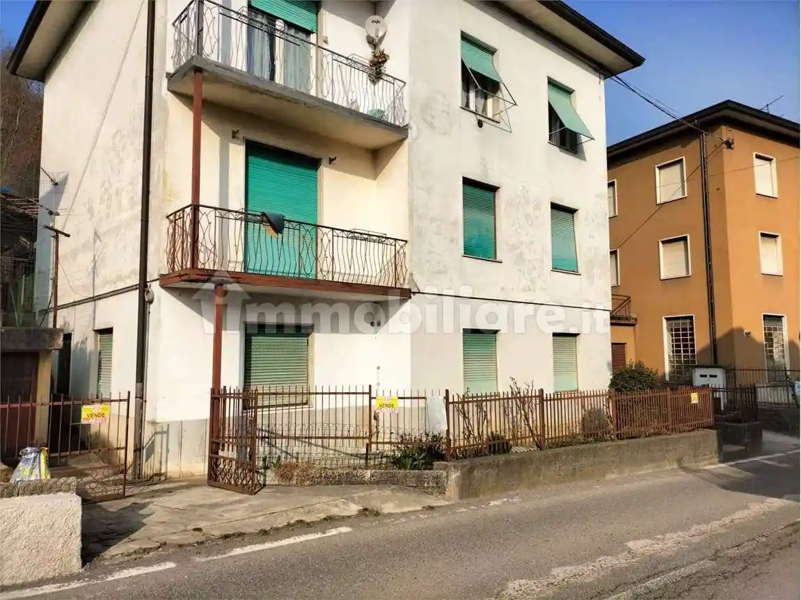 Appartamento in vendita a Val Brembilla