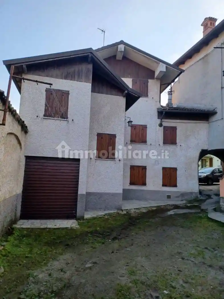 Casa indipendente in vendita a Carrosio