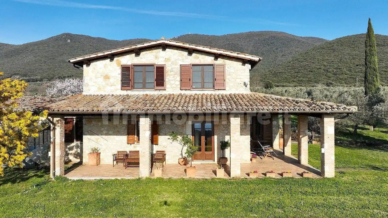 Rustico - Casale in vendita a Montecchio