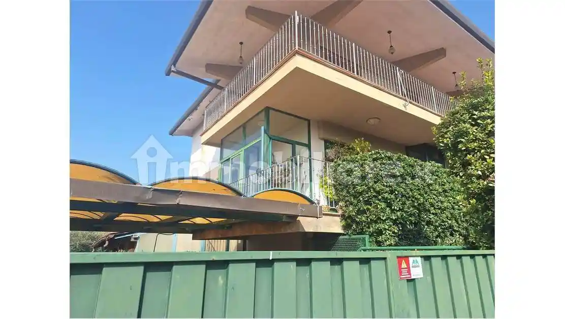 Villa in vendita a Massa e Cozzile