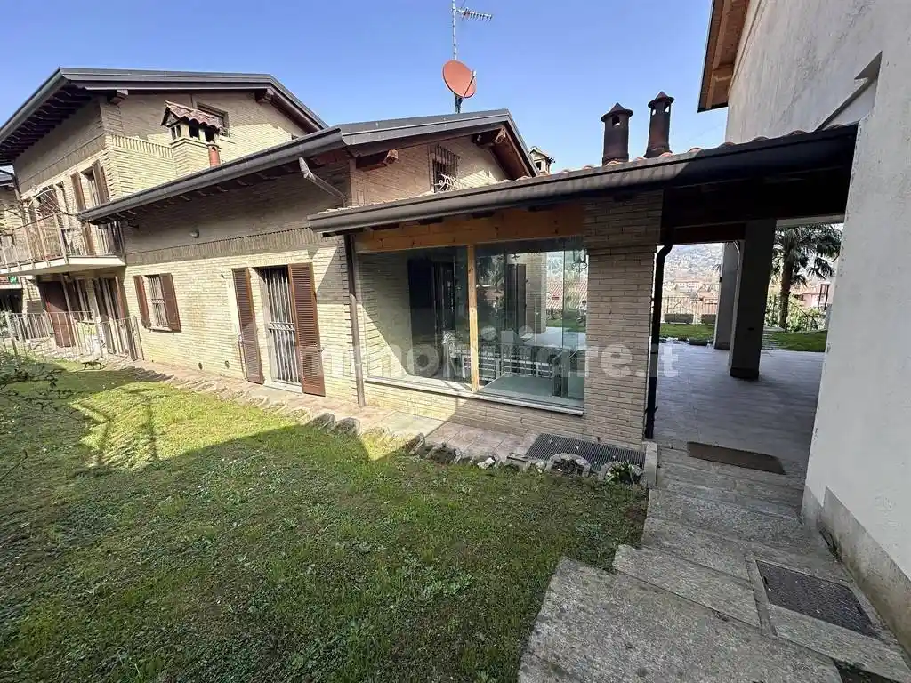 Villa in vendita a Olginate
