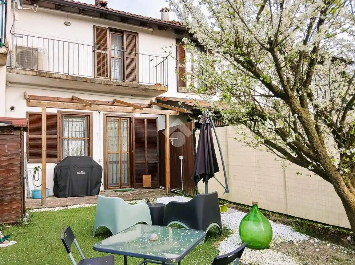 Appartamento in vendita a Lesmo