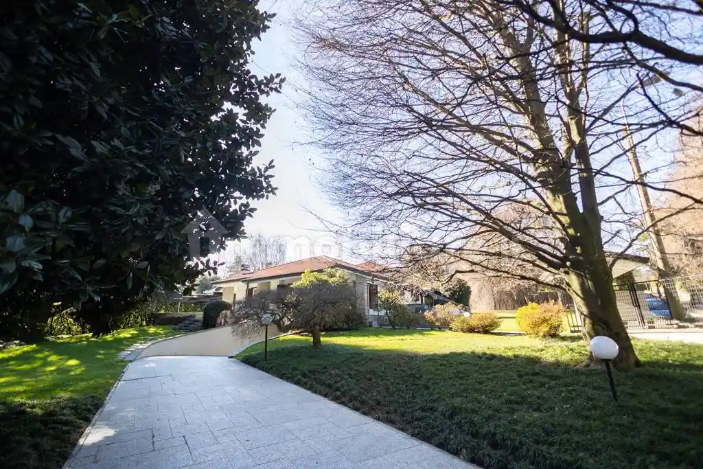 Villa in vendita a Barlassina