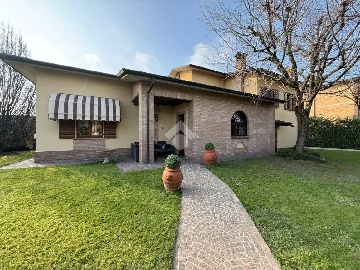 Villa in vendita a Pandino