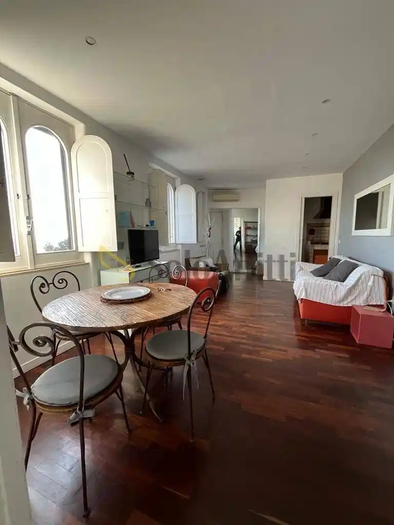 Appartamento in affitto a Napoli