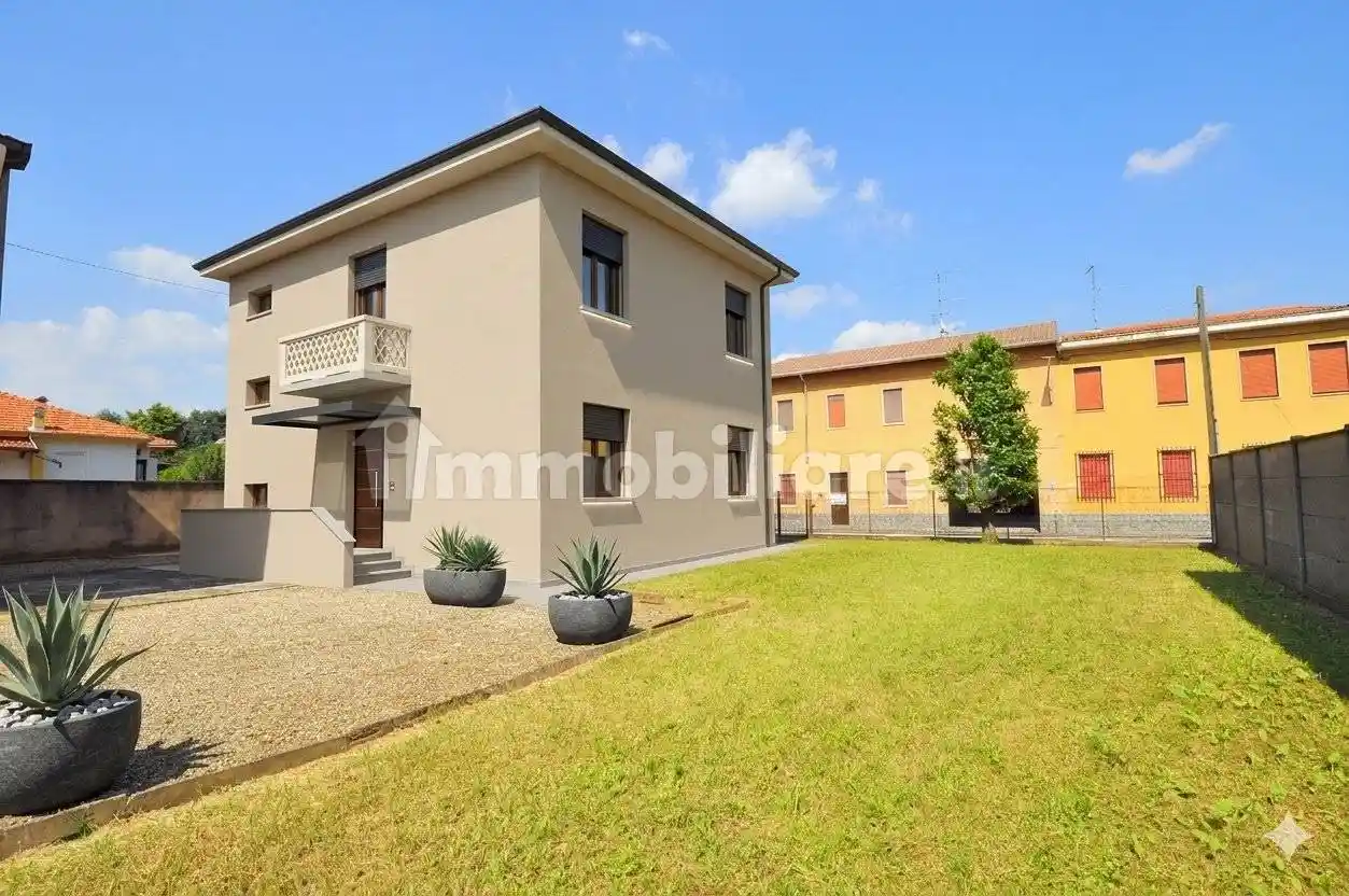 Villa in vendita a Inveruno