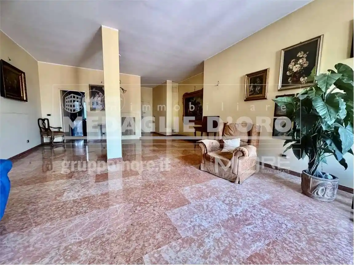 Appartamento in vendita a Modena