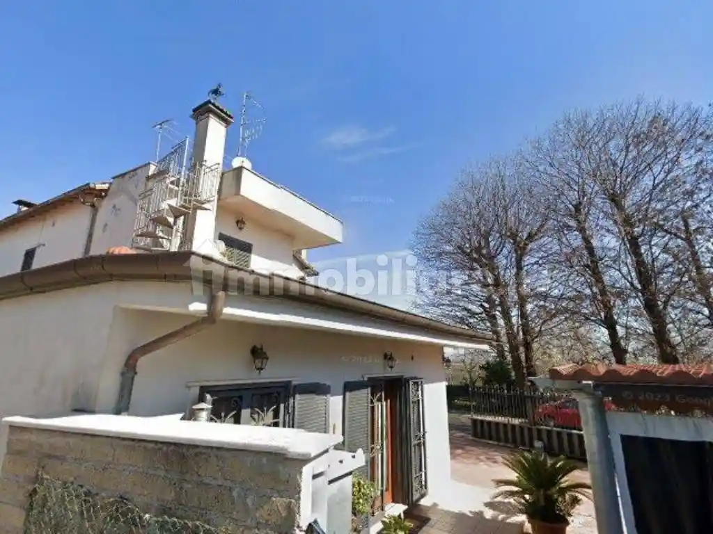 Appartamento in vendita a Lariano