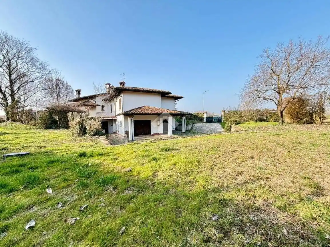Villa in vendita a Castelleone