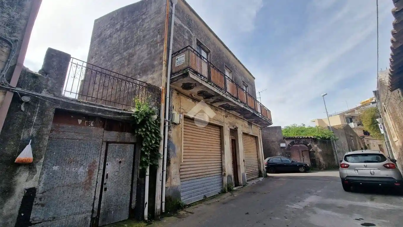 Casa indipendente in vendita a Aci Sant'Antonio