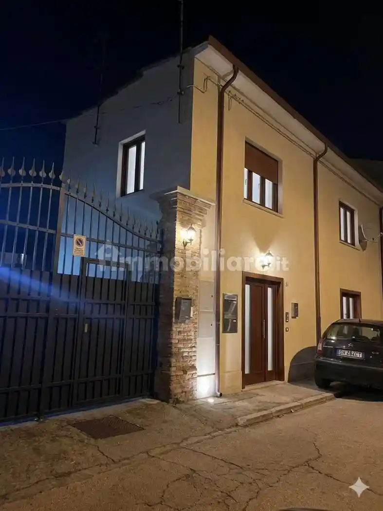 Palazzo - Edificio in vendita a Zevio