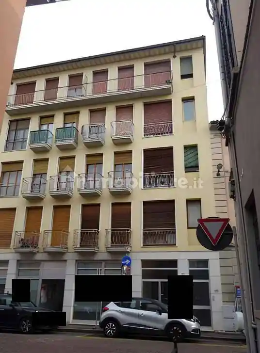 Appartamento in vendita a Voghera