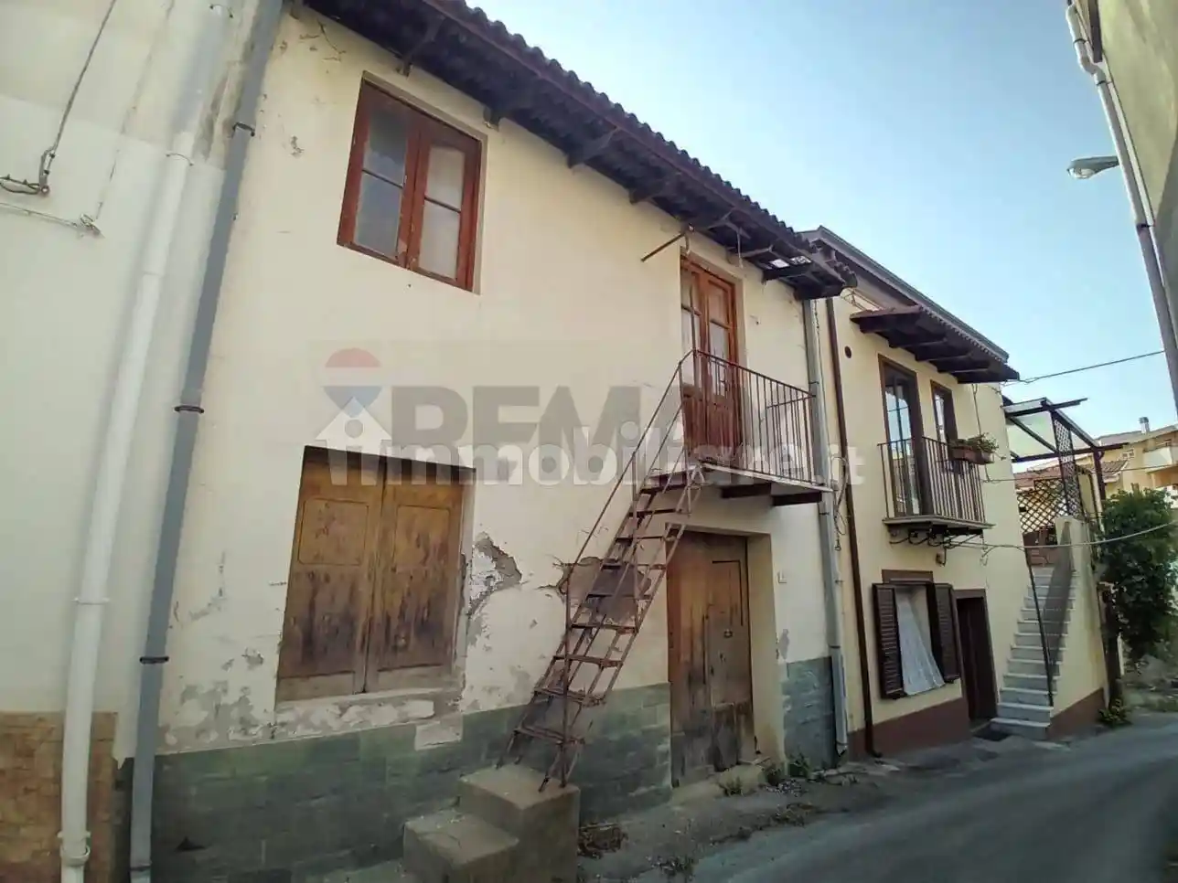 Casa indipendente in vendita a Barcellona Pozzo di Gotto