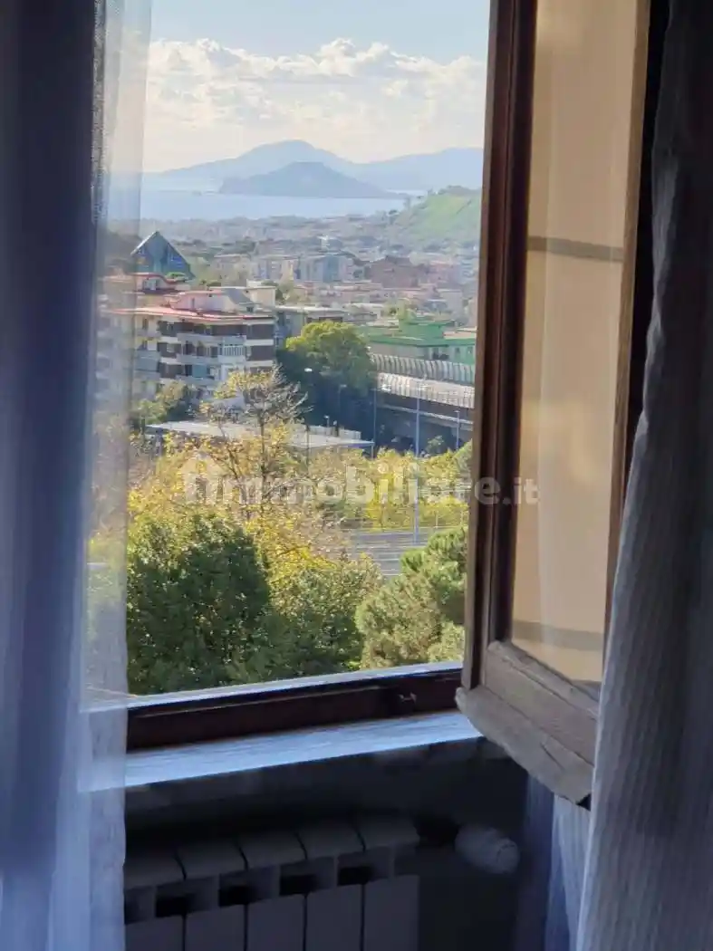 Appartamento in affitto a Napoli