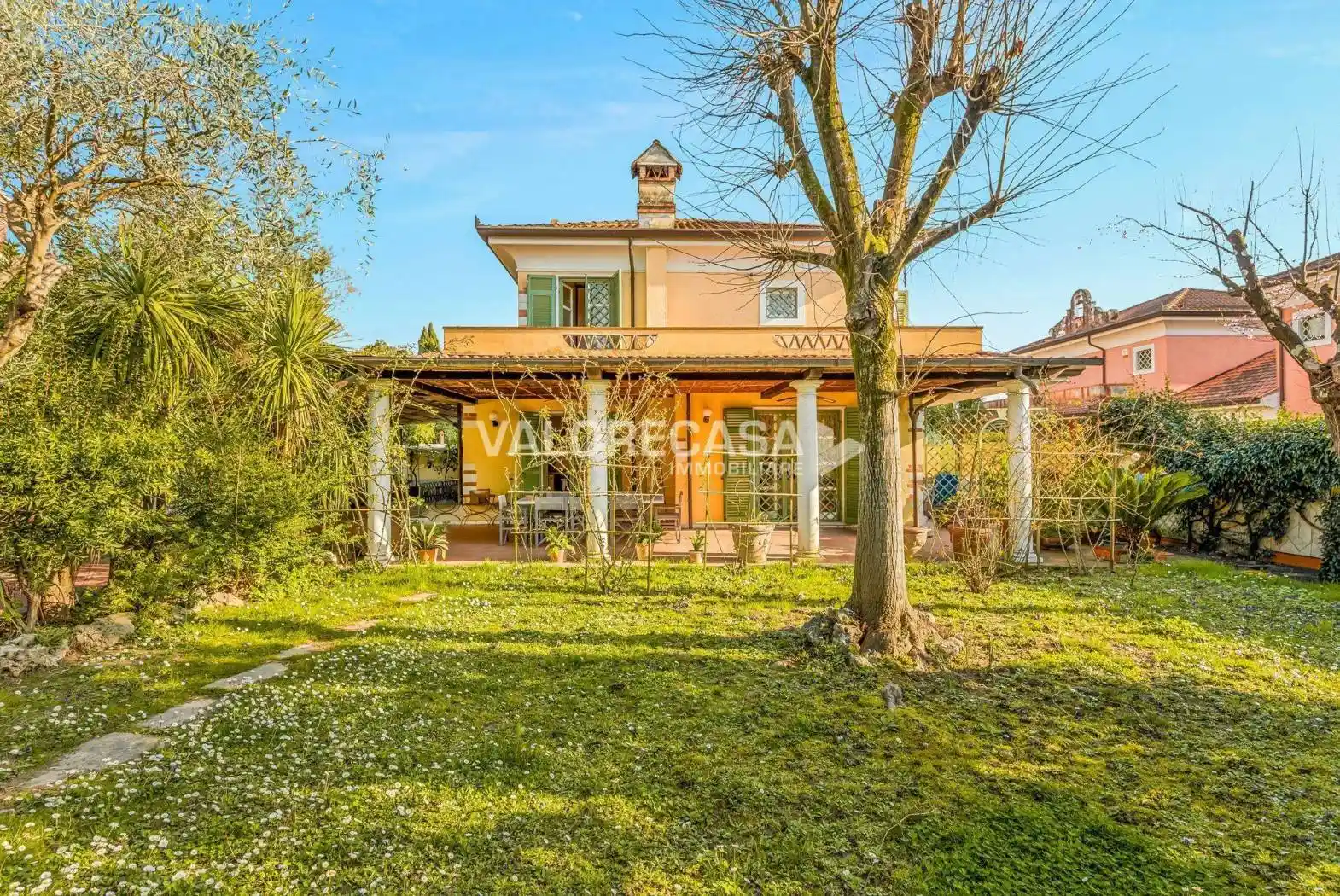 Villa in vendita a Carrara
