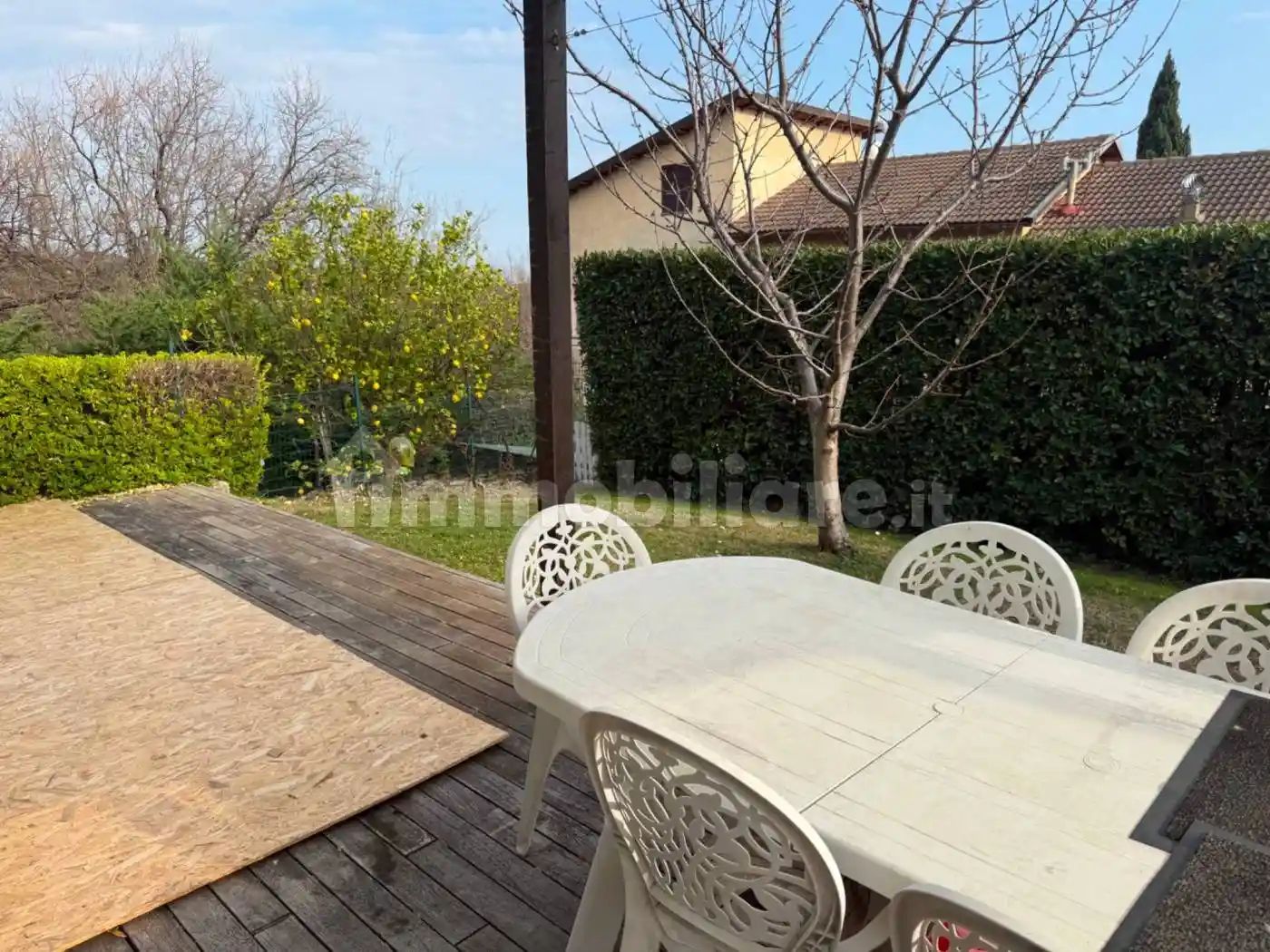 Villa in vendita a Cisano sul Neva