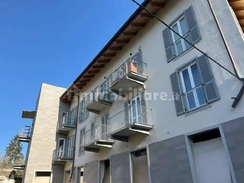 Palazzo - Stabile in vendita a Settimo Torinese