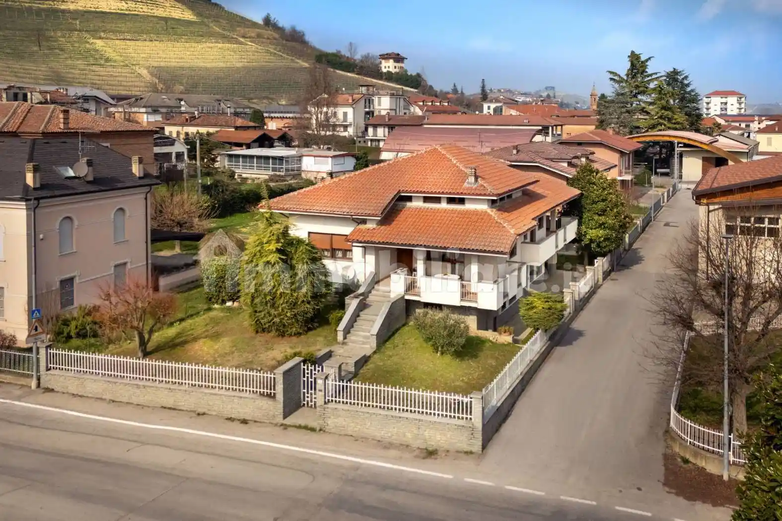 Villa in vendita a Neive