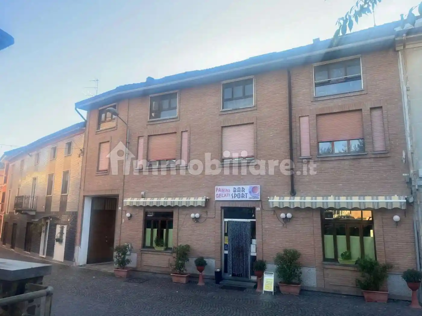 Palazzo - Edificio in vendita a Solero