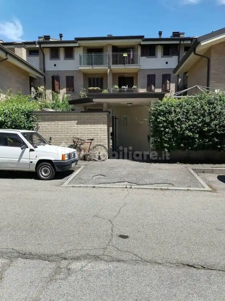 Appartamento in vendita a Caronno Pertusella