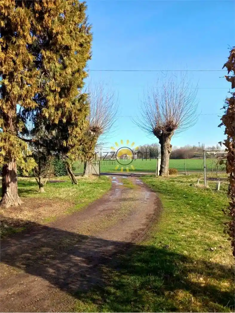 Rustico - Casale in vendita a Carpi