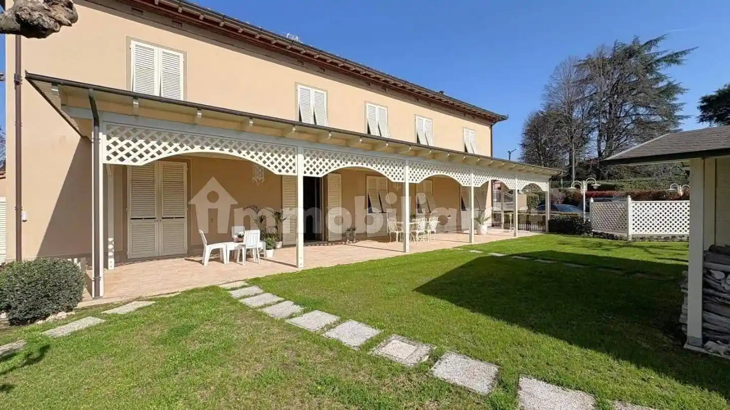 Villa in vendita a Lucca