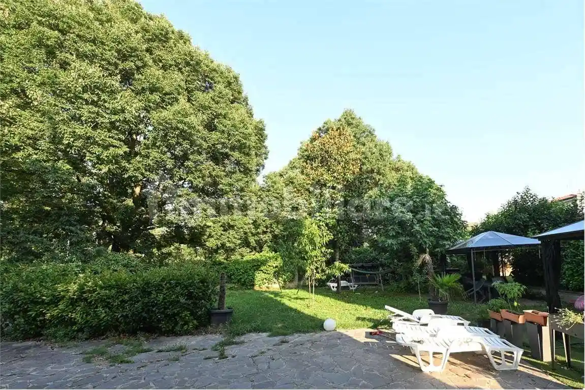 Casa indipendente in vendita a Modena