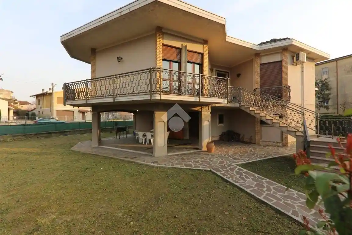 Villa in vendita a Marmirolo