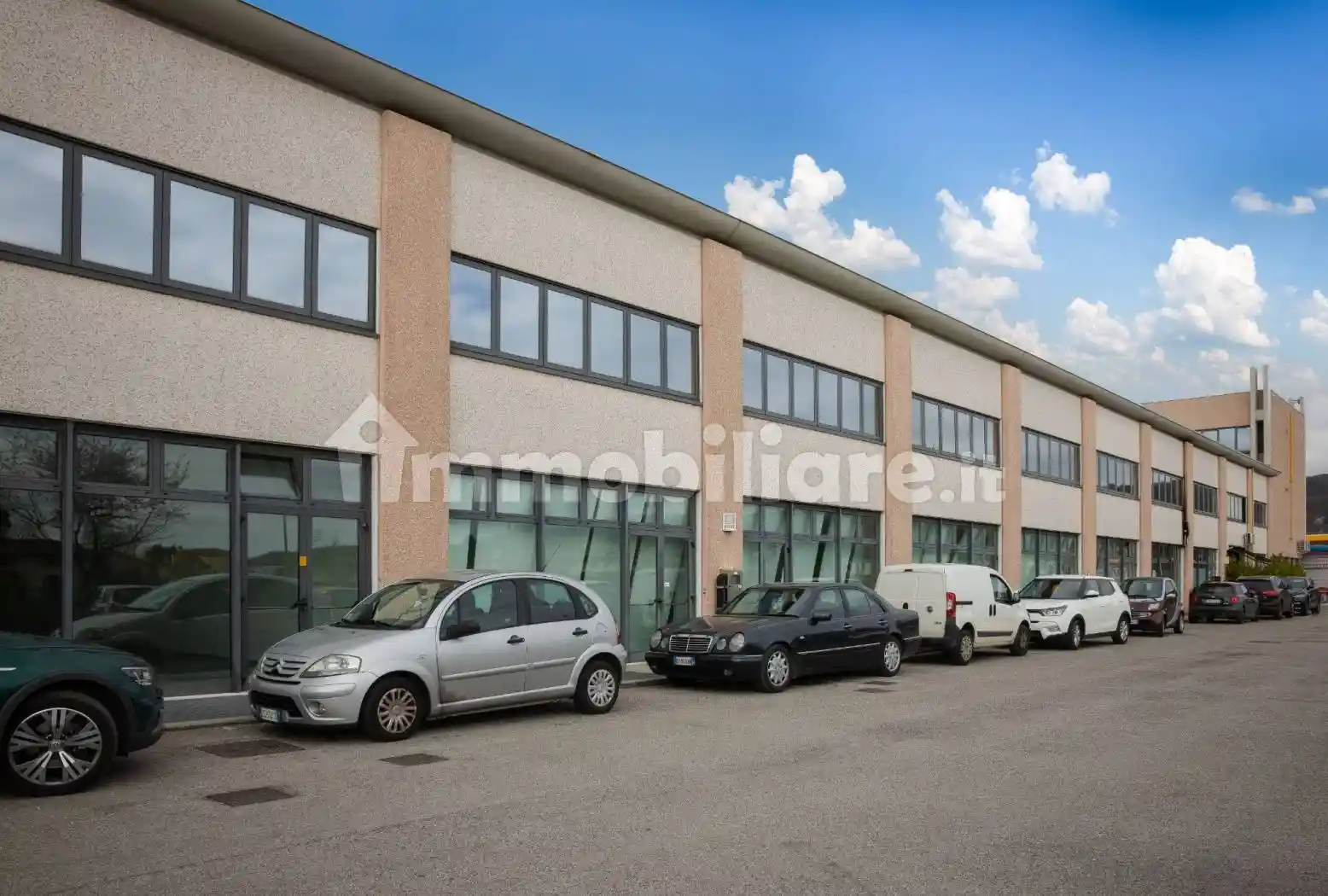 Palazzo - Edificio in vendita a Volpago del Montello