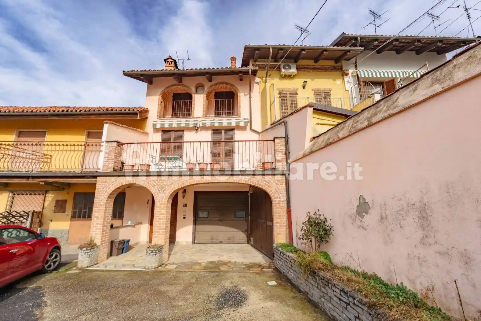 Casa indipendente in vendita a Bra