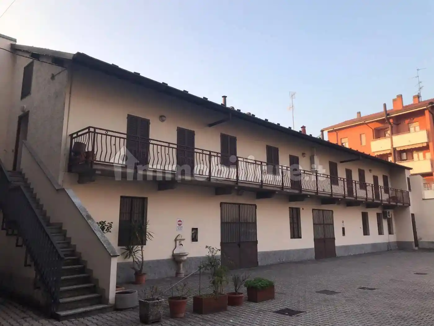 Palazzo - Edificio in vendita a Brugherio