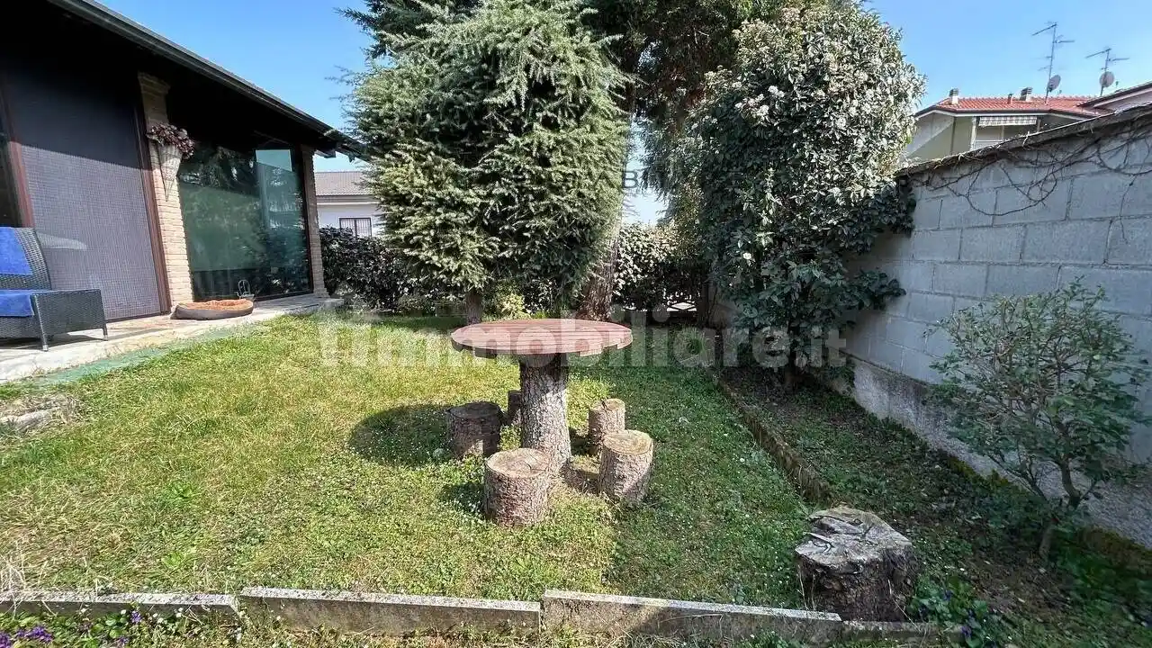 Villa in vendita a Lainate