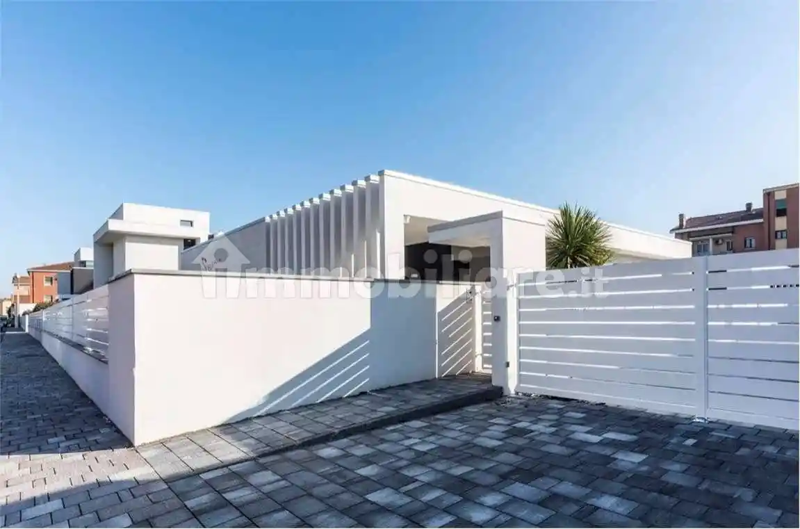 Villa in vendita a Modena