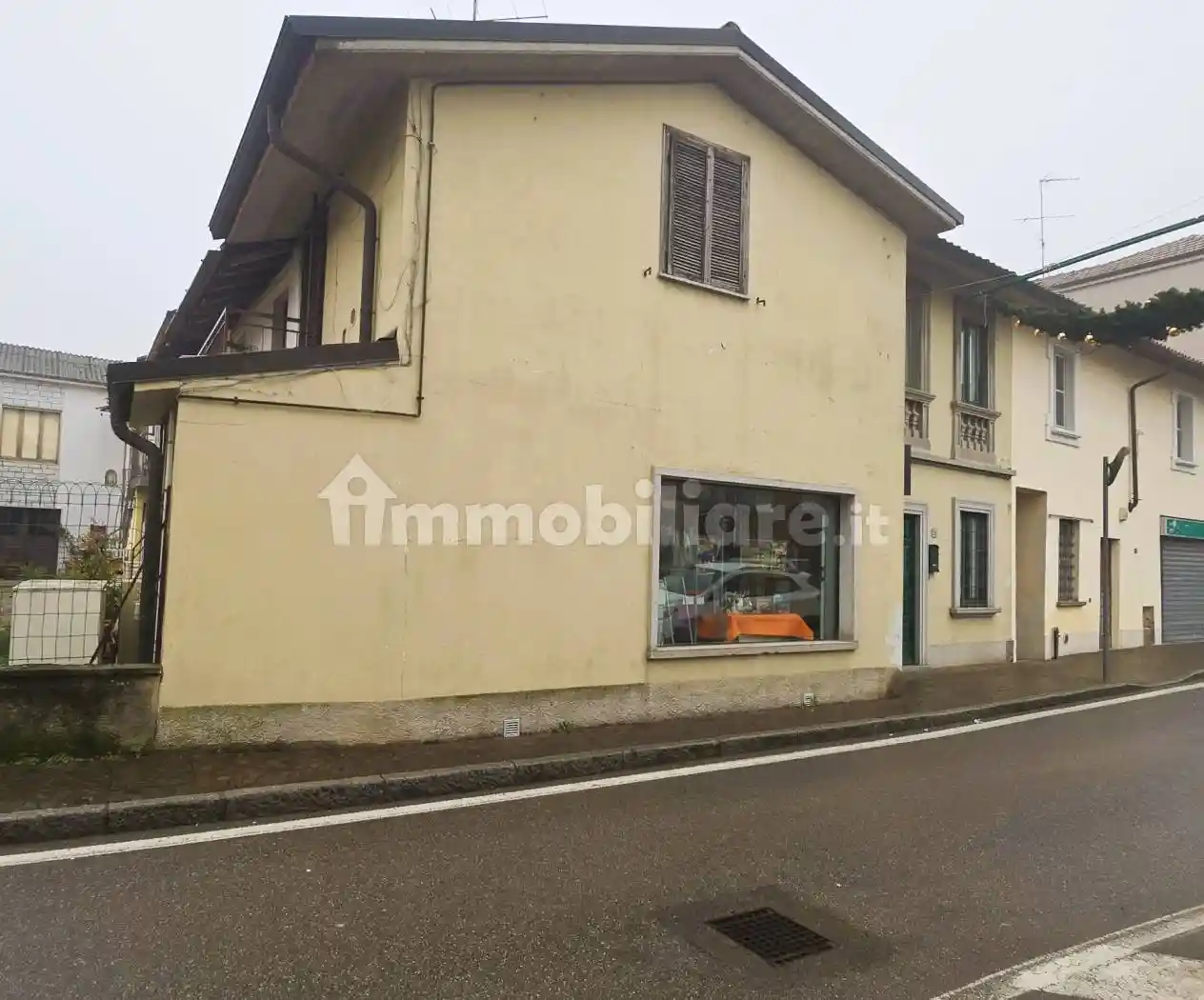 Casa indipendente in vendita a Vernate