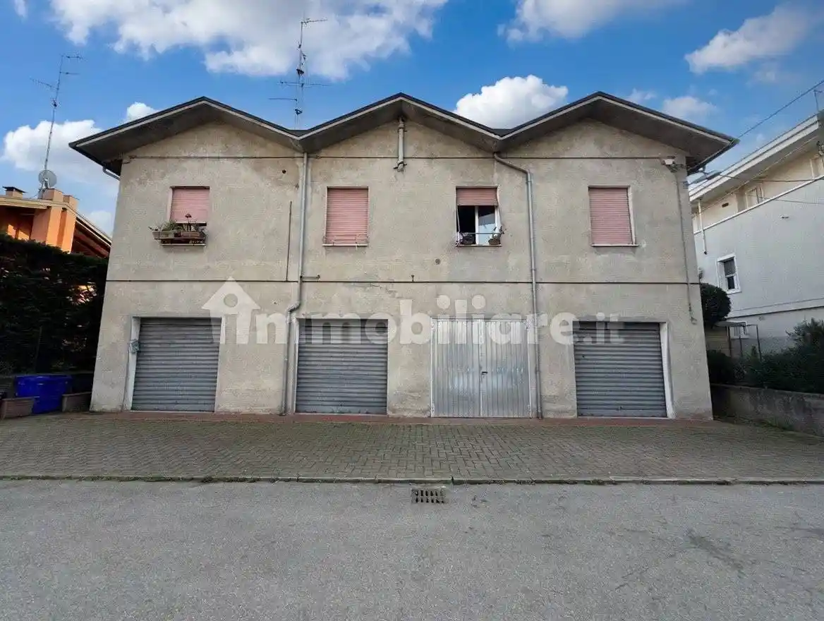 Appartamento in vendita a Montechiarugolo