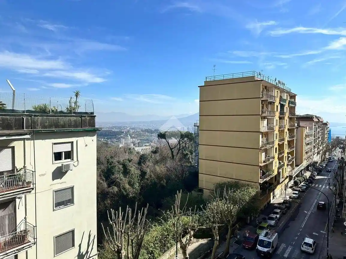 Appartamento in vendita a Napoli