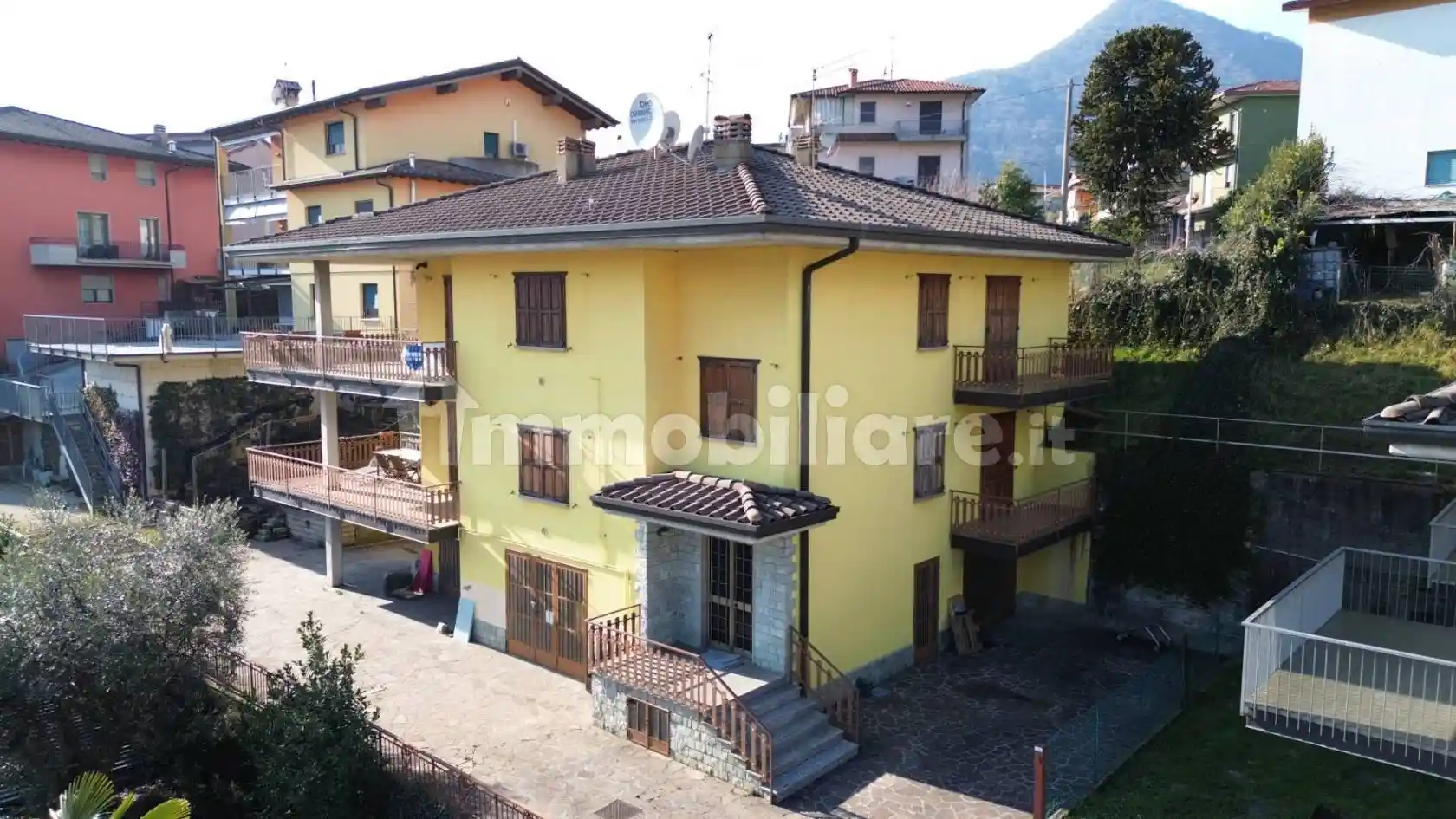 Villa in vendita a Albino