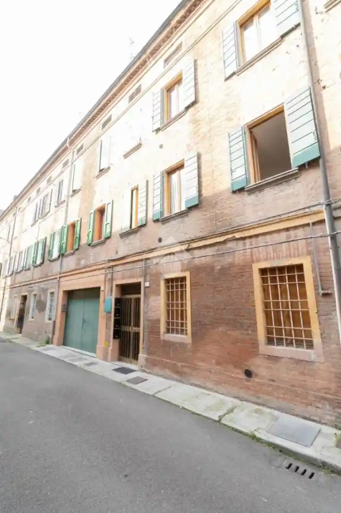 Palazzo - Edificio in vendita a Carpi