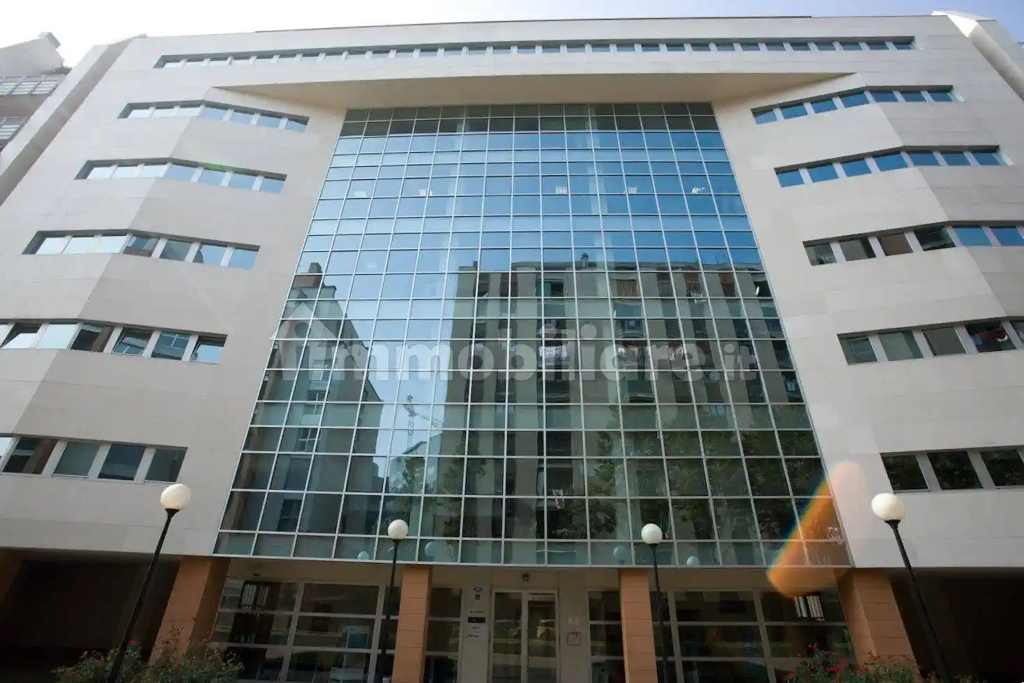 Palazzo - Edificio in affitto a Milano