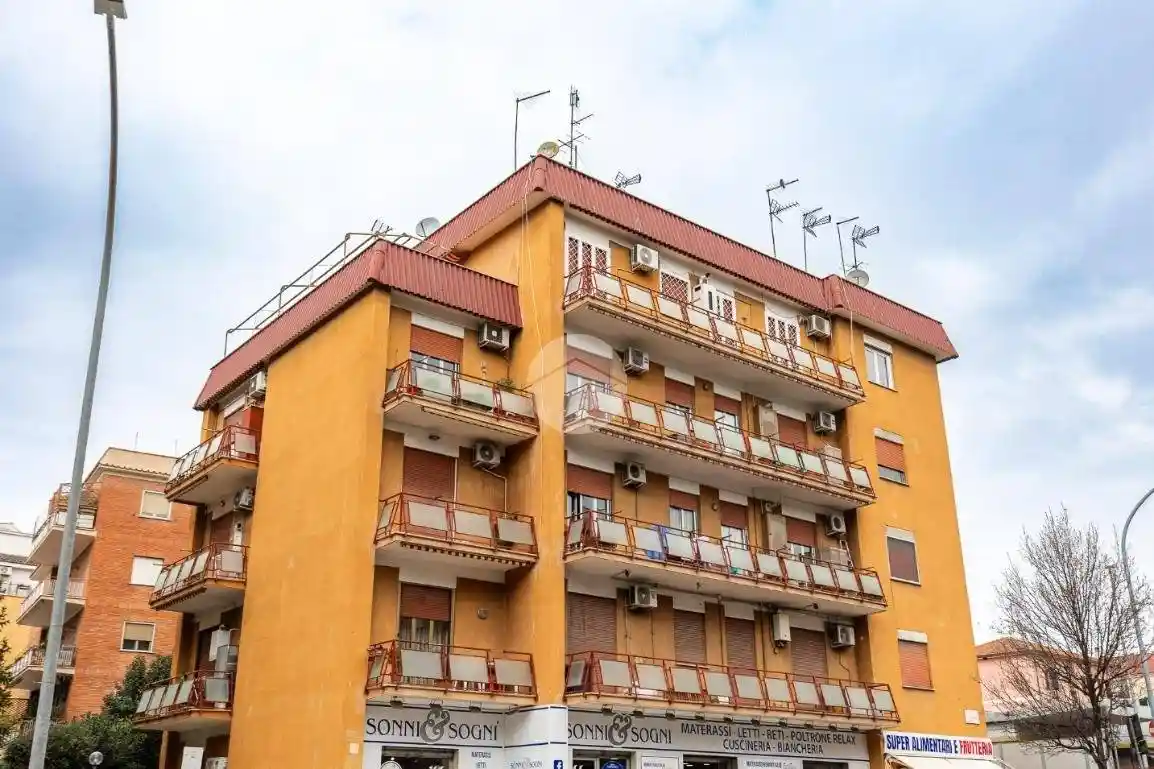 Appartamento in vendita a Roma