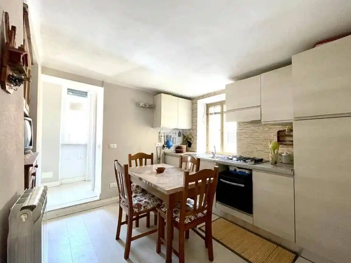 Casa indipendente in vendita a Massa