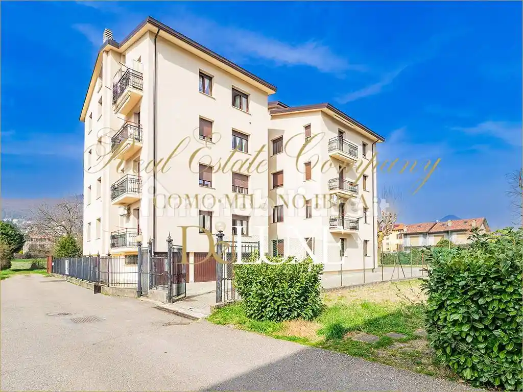 Appartamento in vendita a Erba