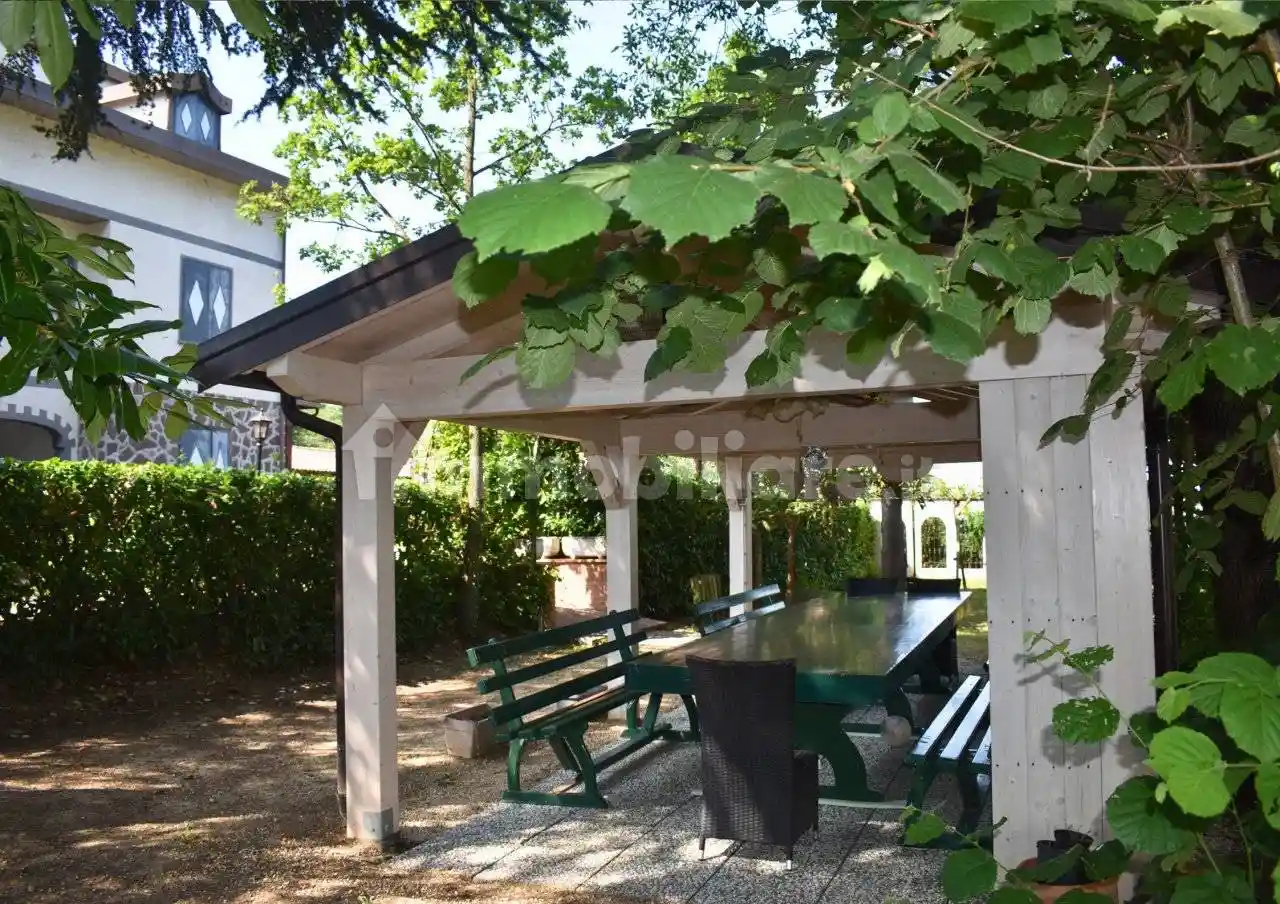 Villa in vendita a Neviano degli Arduini