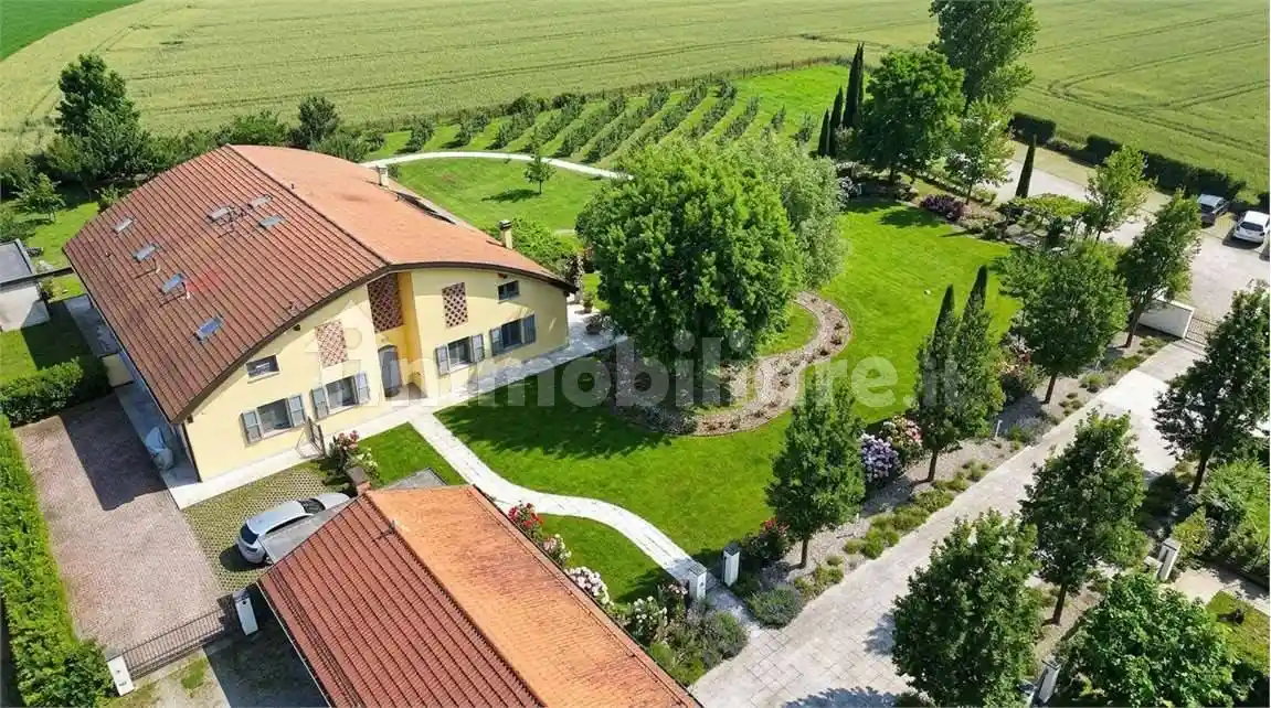 Villa in vendita a Quattro Castella