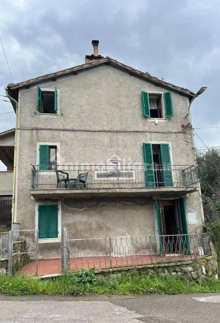 Casa indipendente in vendita a Castel del Piano